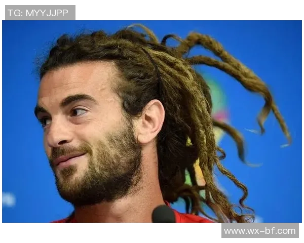 足球明星发型演变全景展示从经典到潮流的头型变迁之路